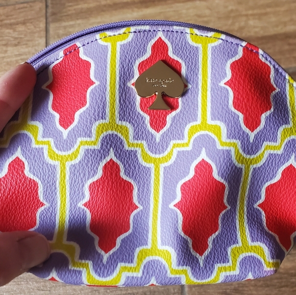 New Kate Spade Cabana Tile Multicolored Grainy Vinyl and Natural Cowhide Pouch. - Picture 2 of 15